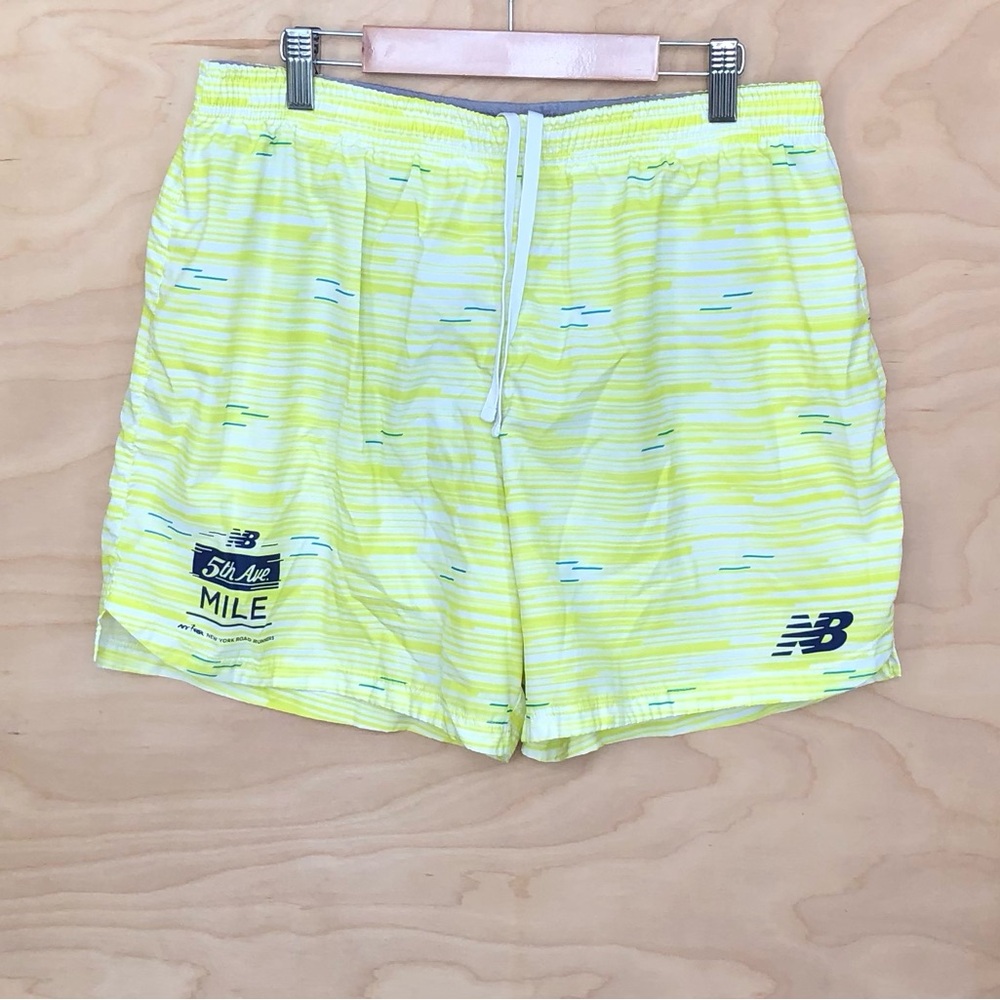 New Balance 5th Ave Striped Running Shorts Yellow Gray Lined Mens Sz L.